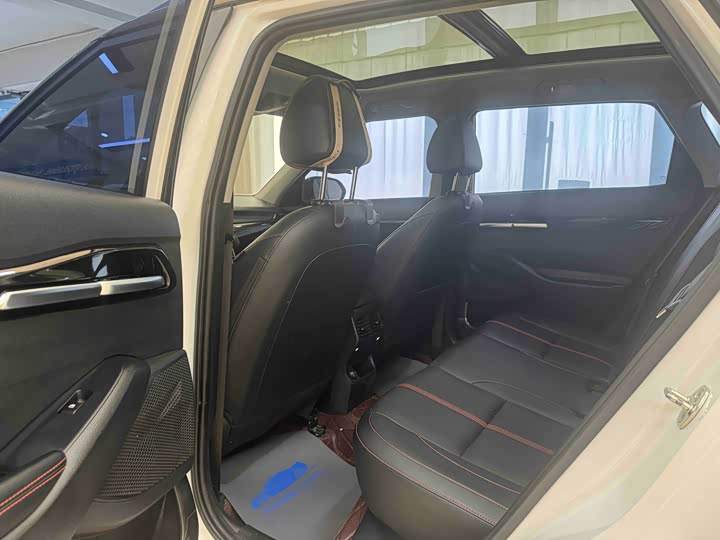 Фото 8 - Kia KX3