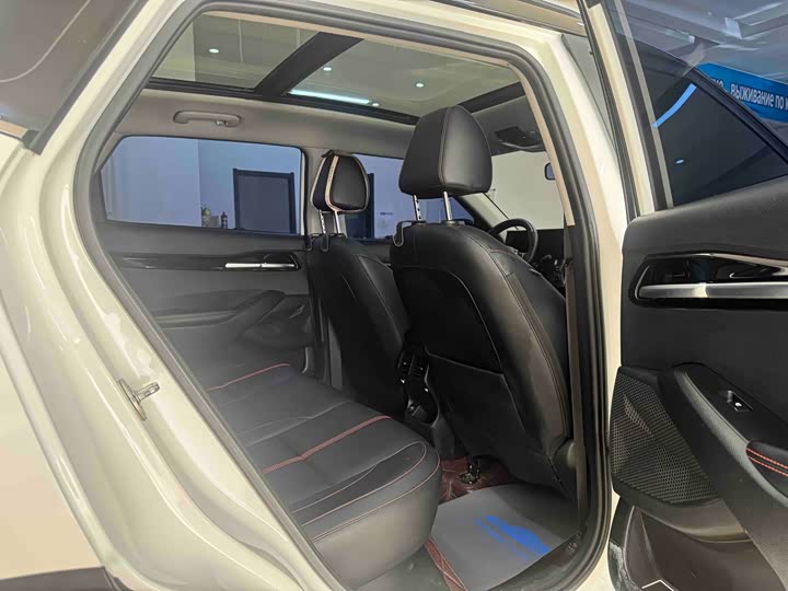 Фото 9 - Kia KX3