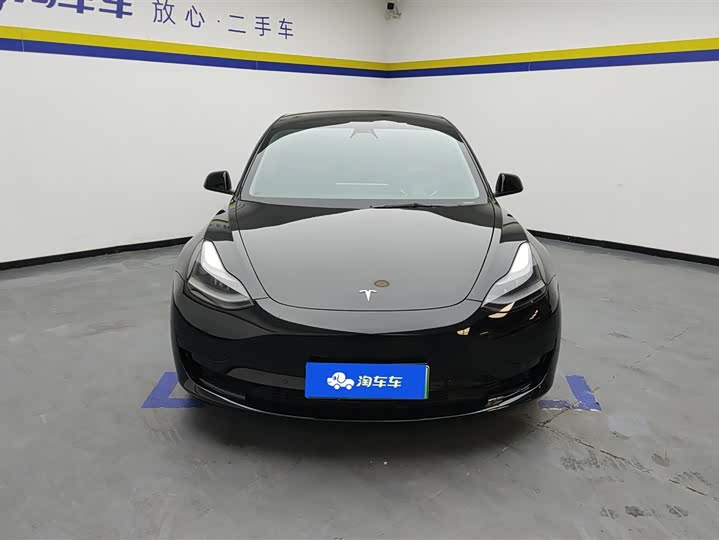 Фото 2 - Tesla Model 3