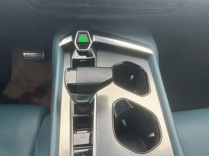 Фото 8 - MG Motor 7