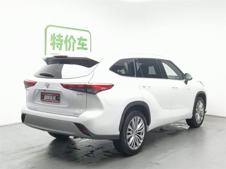 Фото 2 - Toyota Highlander