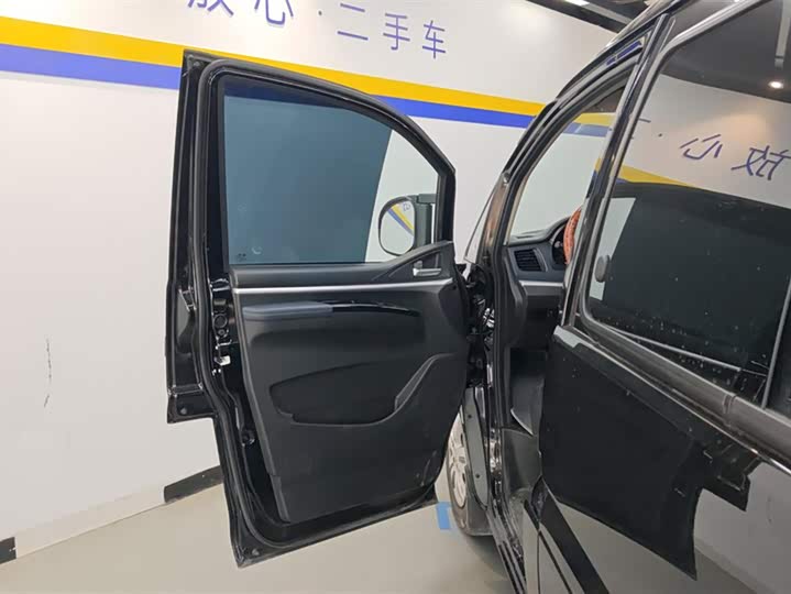 Фото 7 - Dongfeng Forthing Lingzhi M5