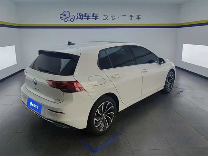 Фото 3 - Volkswagen Golf