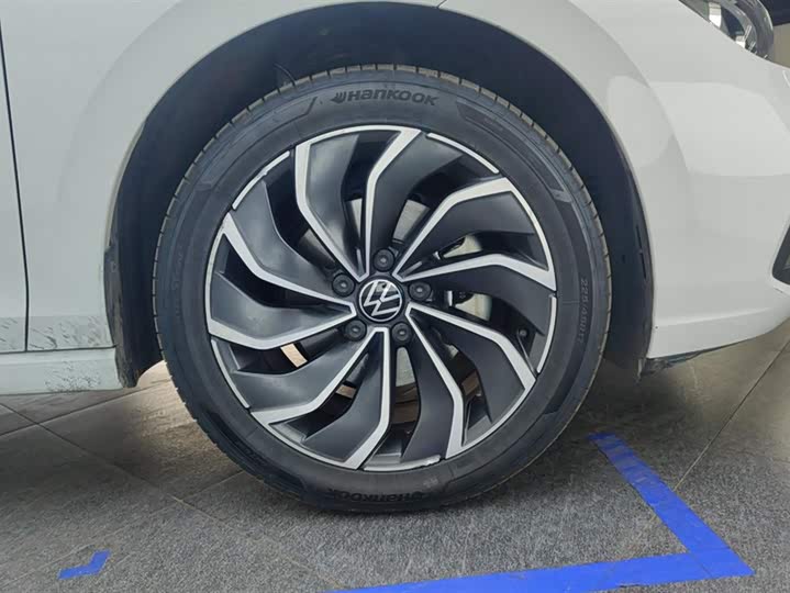 Фото 6 - Volkswagen Golf