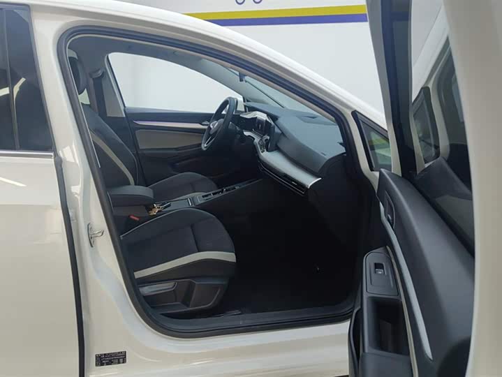 Фото 8 - Volkswagen Golf