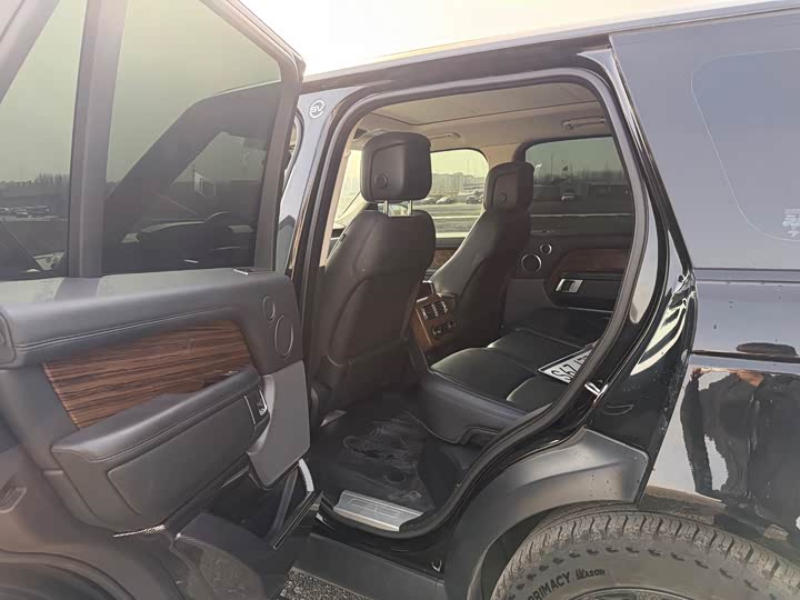 Photo 5 - Land Rover Range Rover