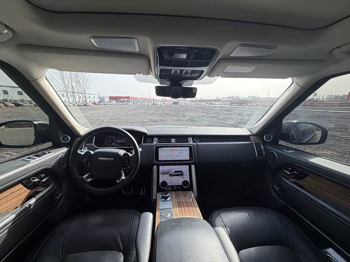 Photo 6 - Land Rover Range Rover