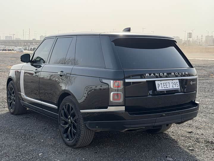 Photo 7 - Land Rover Range Rover