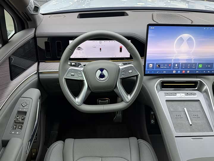 Фото 9 - Denza N9