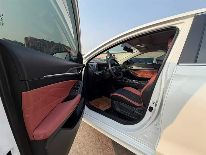 Фото 4 - Changan Eado Plus