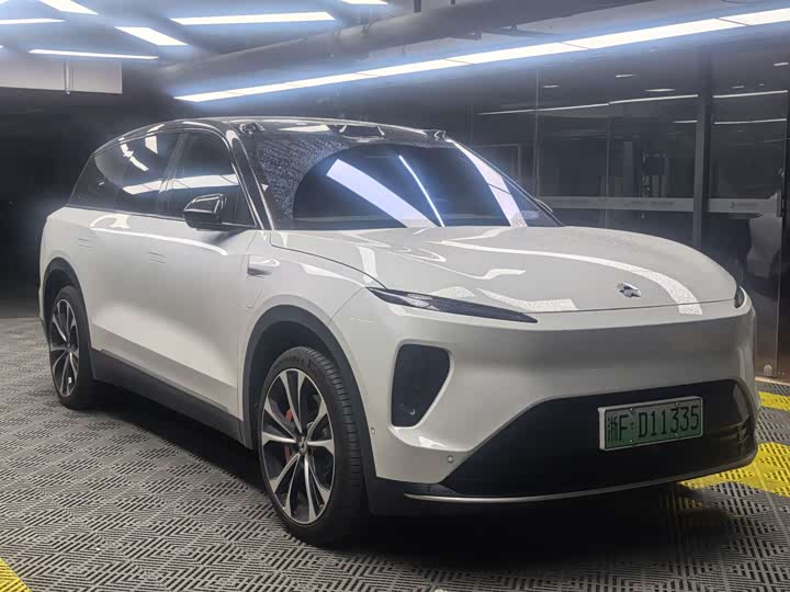 Фото 2 - Nio ES8