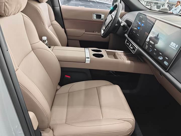 Фото 7 - LiXiang L9