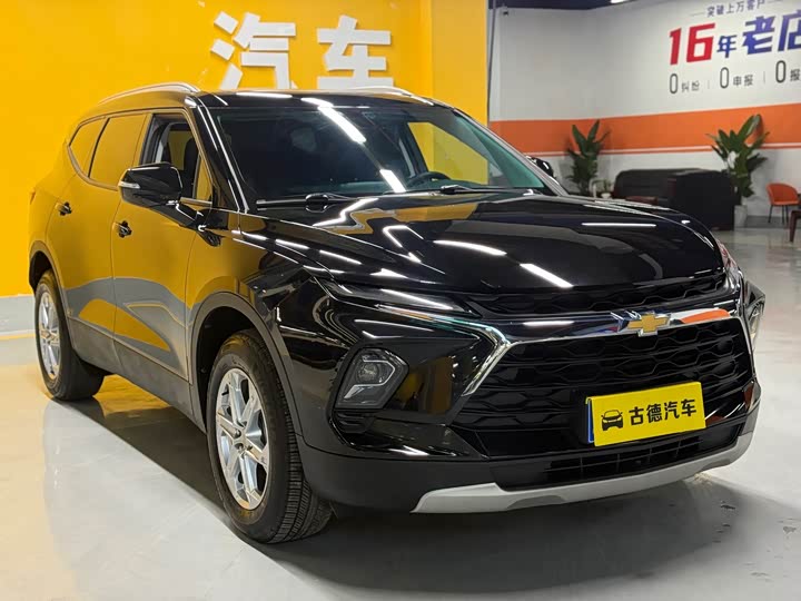 Фото 3 - Chevrolet Blazer