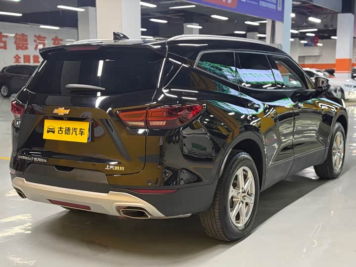 Фото 7 - Chevrolet Blazer