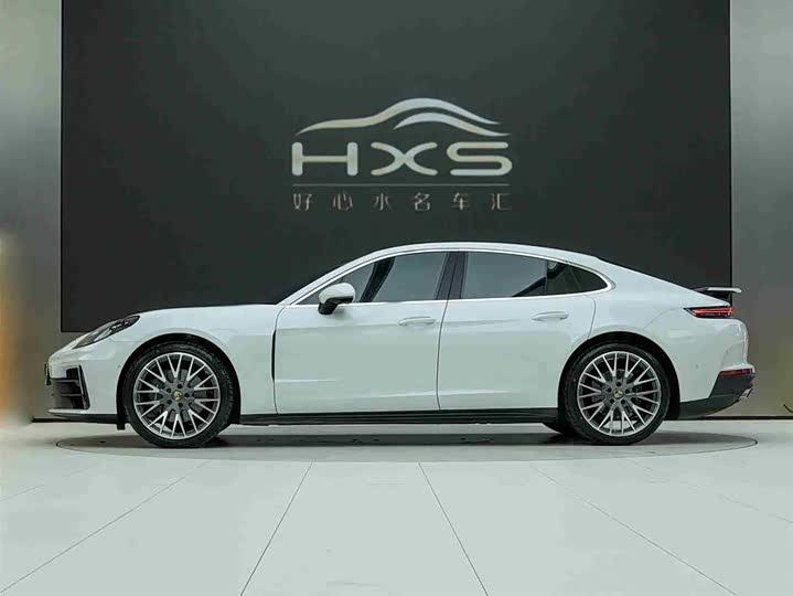 Фото 3 - Porsche Panamera