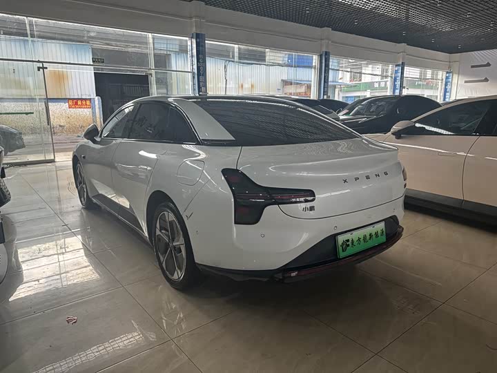 Фото 6 - XPeng Mona M03