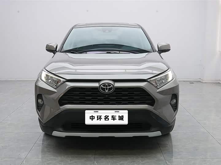 Фото 2 - Toyota RAV4