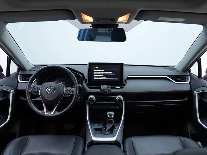 Фото 7 - Toyota RAV4