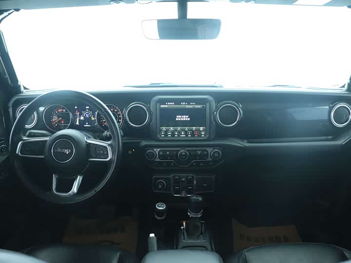 Фото 5 - Jeep Wrangler