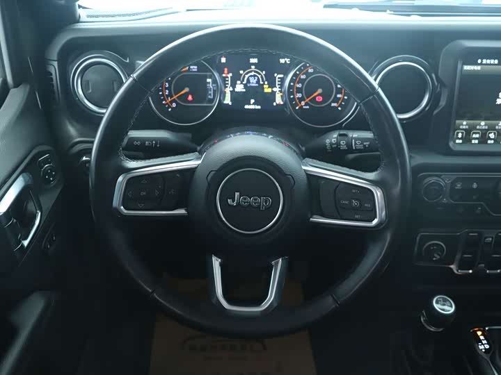 Фото 8 - Jeep Wrangler