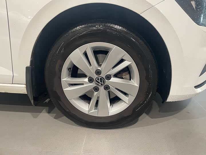 Фото 4 - Volkswagen Polo