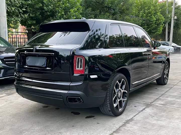 Фото 3 - Rolls-Royce Cullinan