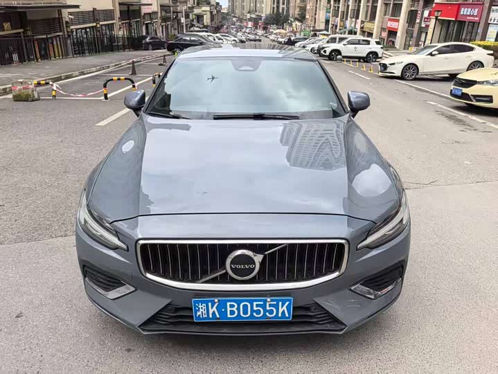 Фото 1 - Volvo S60