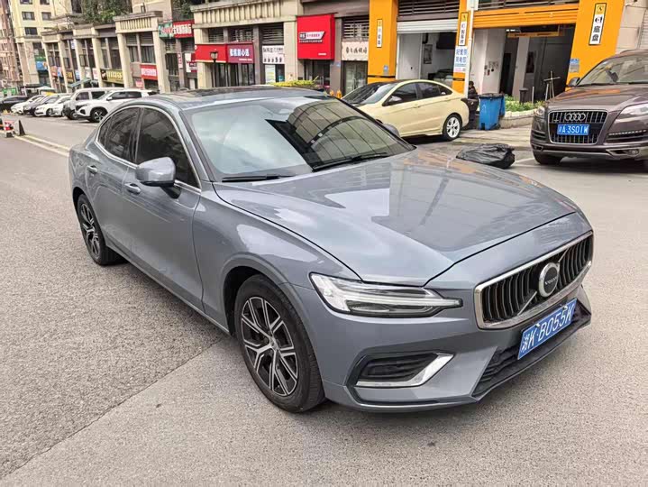 Фото 3 - Volvo S60
