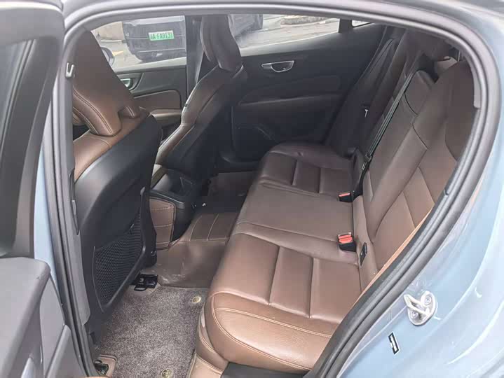 Фото 6 - Volvo S60