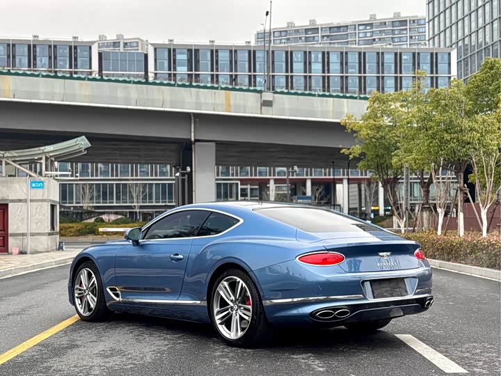 Фото 9 - Bentley Continental GT