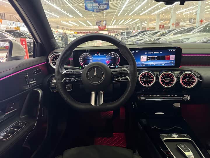 Фото 7 - Mercedes-Benz A-Class