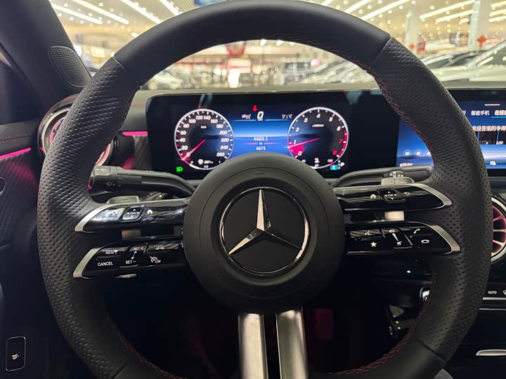 Фото 8 - Mercedes-Benz A-Class