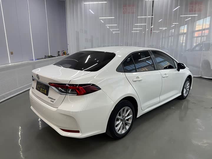 Фото 6 - Toyota Corolla