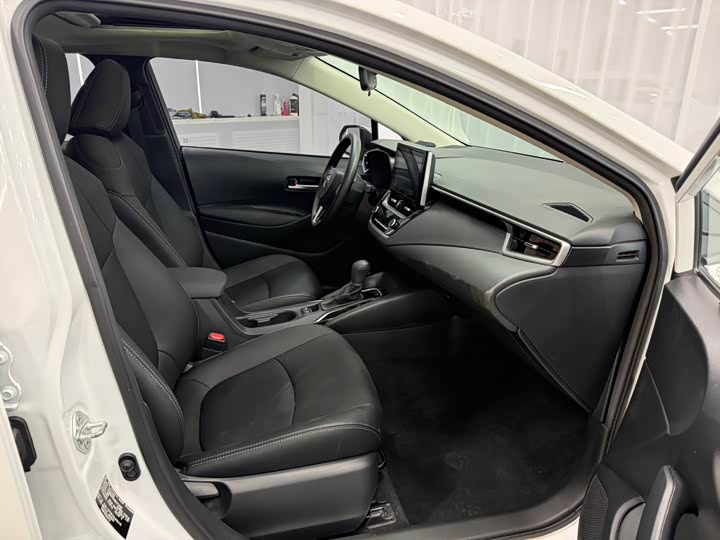 Фото 8 - Toyota Corolla