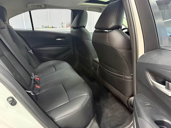 Фото 9 - Toyota Corolla