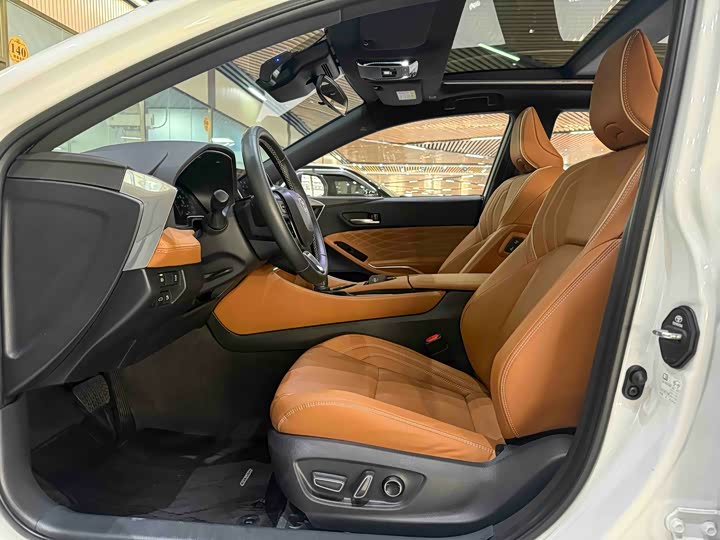 Фото 9 - Toyota Avalon