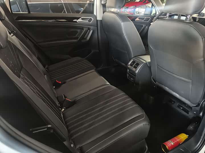 Фото 7 - Volkswagen Tiguan L Pro