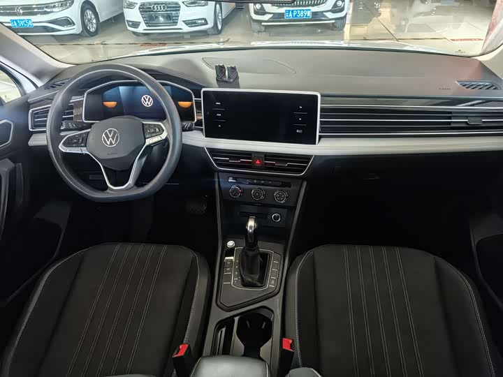 Фото 8 - Volkswagen Tiguan L Pro