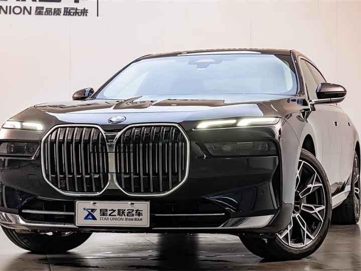 Фото 3 - BMW 7 Series