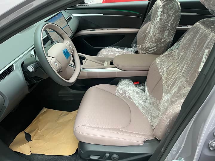 Фото 8 - XPeng Mona M03