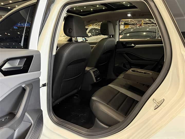 Фото 5 - Volkswagen Sagitar L