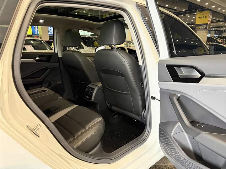 Фото 7 - Volkswagen Sagitar L