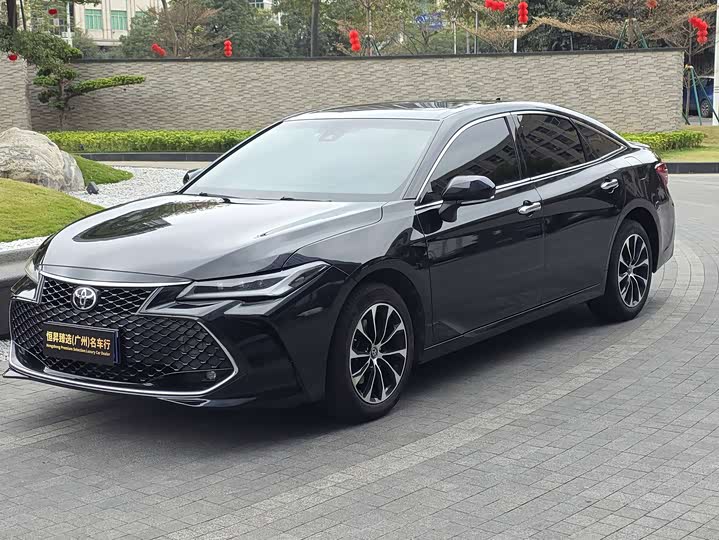 Photo 1 - Toyota Avalon