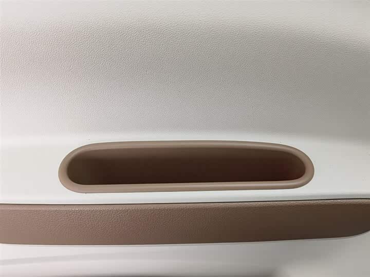 Фото 9 - Bestune Pony