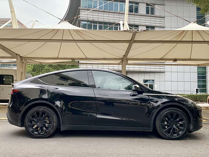 Фото 4 - Tesla Model Y