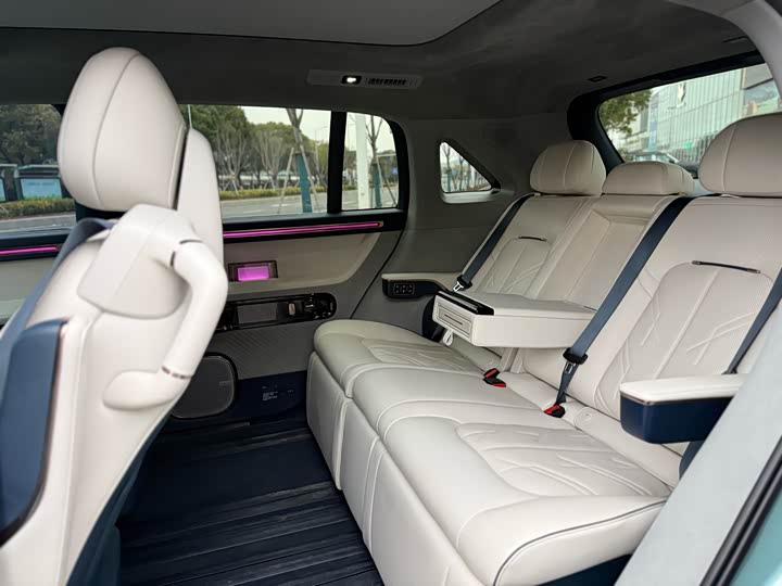 Фото 7 - Zeekr Mix