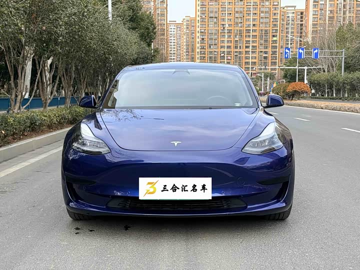 Фото 2 - Tesla Model 3