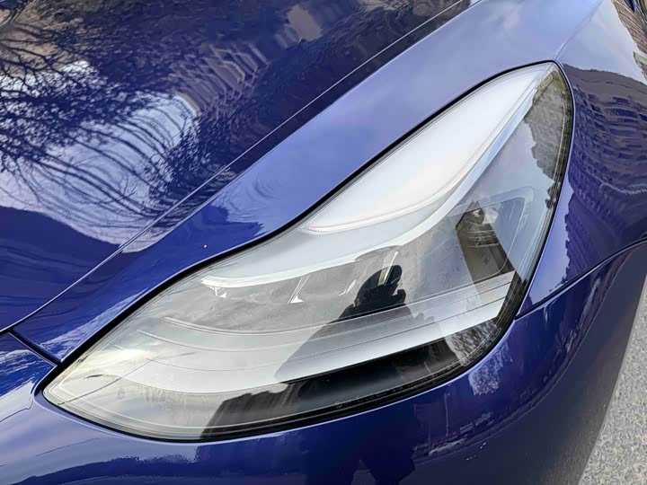 Фото 3 - Tesla Model 3