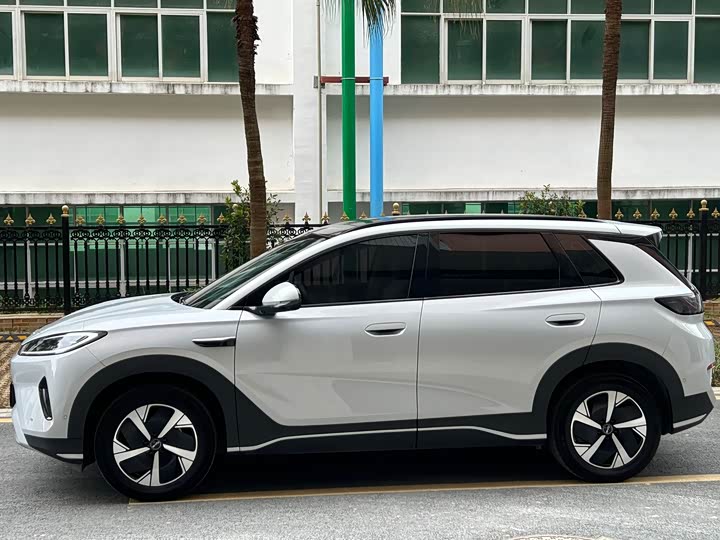 Фото 4 - BYD Sea Lion 05 EV