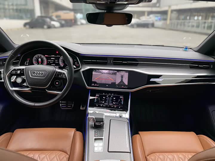 Фото 7 - Audi A7L